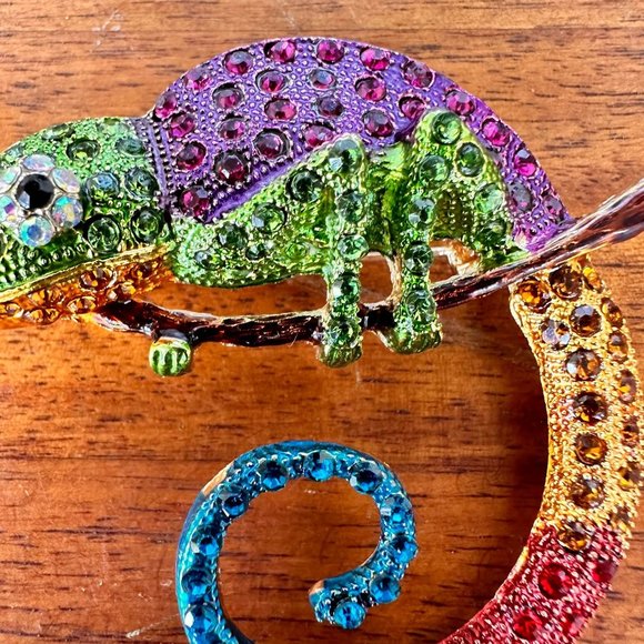 Chameleon Brooch Pin Rhinestones Lizard Gecko New Art Deco Tropical Rain… - Picture 5 of 12